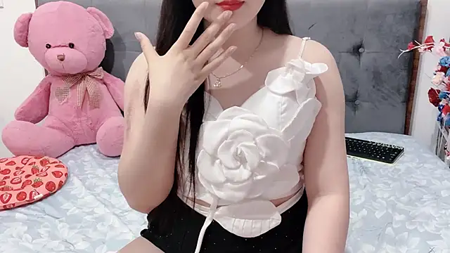 Funikio online show from May 13, 2026, 1:51 pm