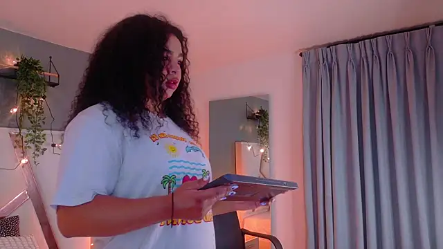 Snapshot of memphiswilliam chatting on October 4, 2025, 2:46 am memphiswilliam online show from October 4, 2025, 2:46 am