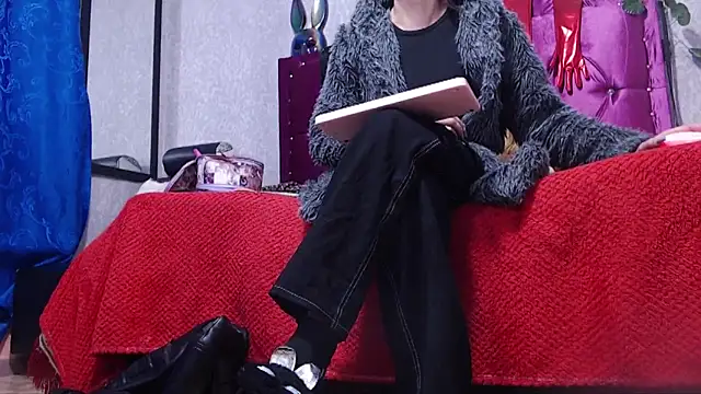 Snapshot of AyshaScott chatting on March 17, 2025, 12:14 pm AyshaScott online show from March 17, 2025, 12:14 pm