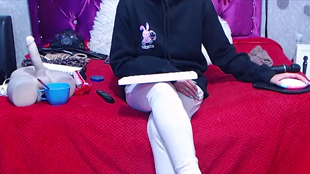 Snapshot of AyshaScott chatting on September 25, 2025, 12:33 pm AyshaScott online show from September 25, 2025, 12:33 pm