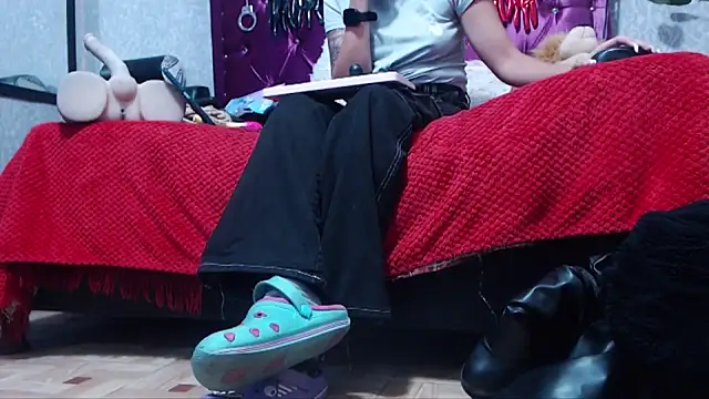 Snapshot of AyshaScott chatting on November 4, 2025, 1:26 pm AyshaScott online show from November 4, 2025, 1:26 pm