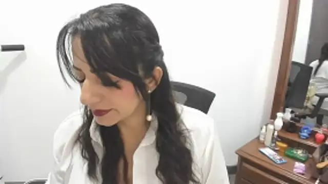MonicaGarcia  online show from June 19, 2026, 1:39 pm