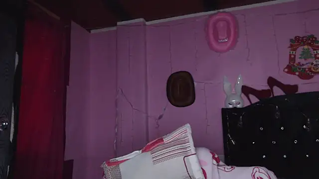 NikkiRous  online show from March 22, 2025, 1:08 pm