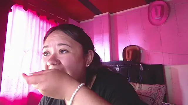 NikkiRous  online show from April 1, 2026, 1:41 pm