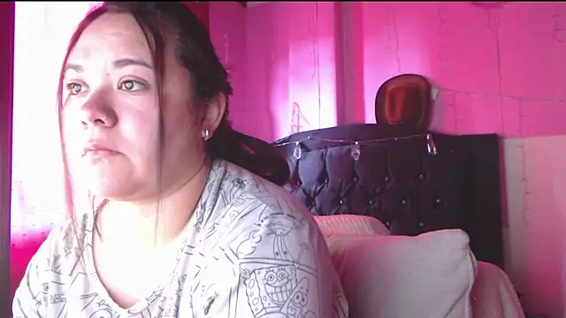 NikkiRous  online show from April 10, 2026, 2:35 pm