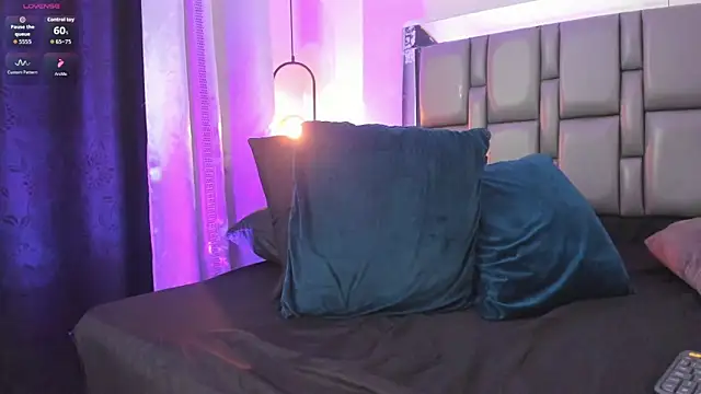 Emily Gil1 online show from February 12, 2026, 3:34 pm