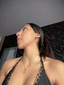 Ema azel online show from November 22, 2025, 2:05 pm