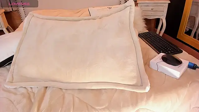 cami cruzz online show from March 19, 2025, 11:03 pm