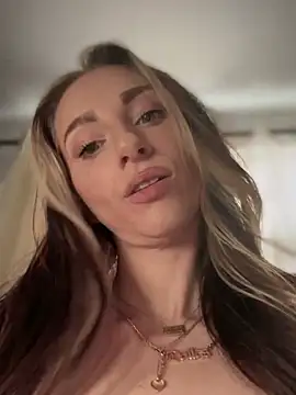 BrattyBae xo online show from January 14, 2026, 8:45 pm