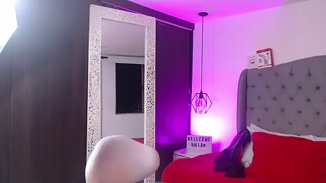 miaromanove ss online show from October 6, 2025, 2:24 am