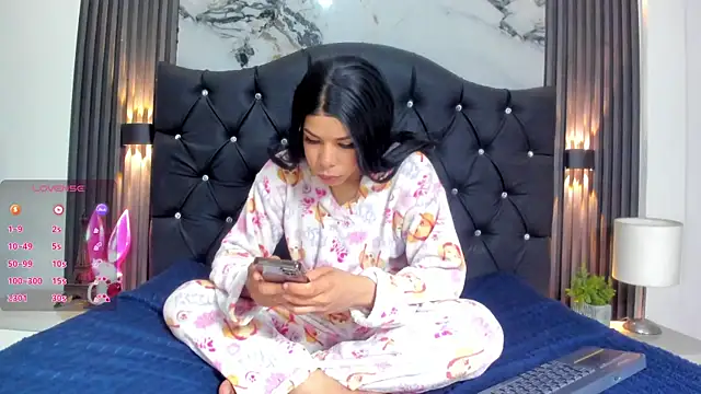 Snapshot of Giorgina_Parado chatting on April 25, 2026, 4:04 am Giorgina Parado online show from April 25, 2026, 4:04 am