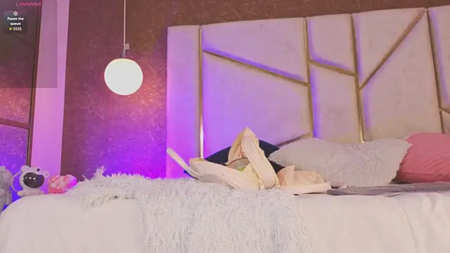 Snapshot of AilishBenson chatting on February 9, 2026, 7:45 pm AilishBenson online show from February 9, 2026, 7:45 pm