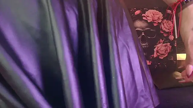 EvaaFoxxy1 online show from April 10, 2026, 12:12 pm