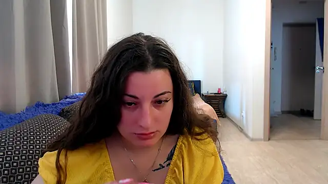 Snapshot of Helen_Adams_ chatting on May 20, 2026, 6:10 am Helen Adams online show from May 20, 2026, 6:10 am