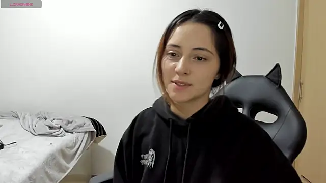 annie mora online show from September 26, 2025, 12:28 am