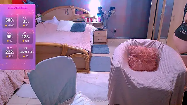 Ariellefoxy online show from September 23, 2025, 6:48 pm