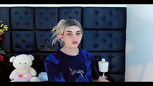 Daniela Pink  online show from February 14, 2026, 7:47 pm