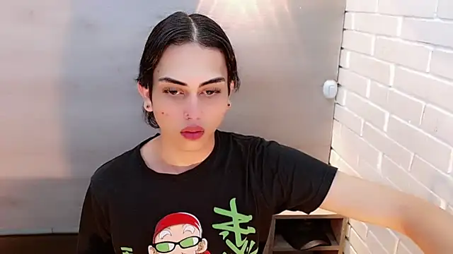 Daniela Pink  online show from October 12, 2025, 9:05 pm