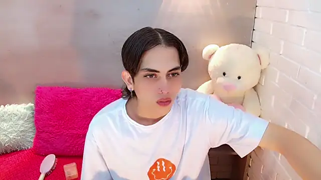 Daniela Pink  online show from September 26, 2025, 7:43 pm