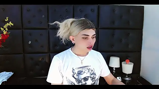 Daniela Pink  online show from March 4, 2026, 7:54 pm