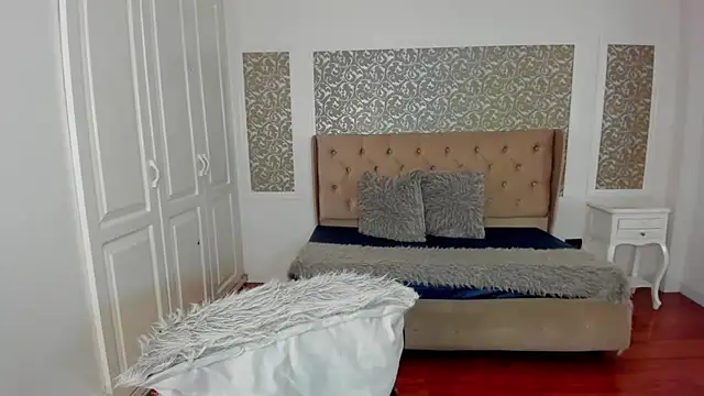 KimWessel  online show from October 3, 2025, 7:59 pm