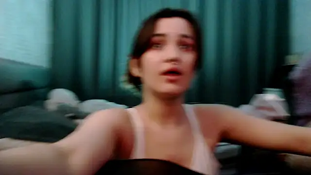 Snapshot of KiraYammy chatting on January 31, 2025, 4:06 pm KiraYammy online show from January 31, 2025, 4:06 pm