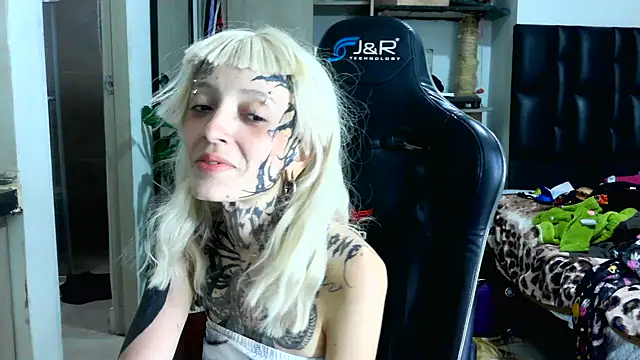 barbara anal squirt  online show from September 16, 2025, 4:02 am