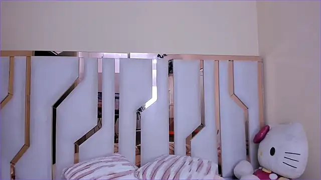 TifanyChill online show from November 9, 2025, 6:01 pm