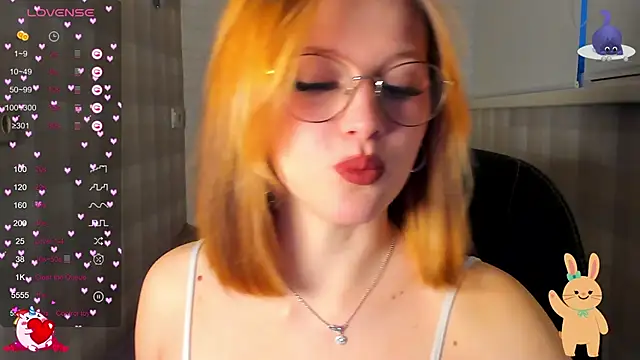 lauritta shy online show from December 28, 2024, 2:33 am