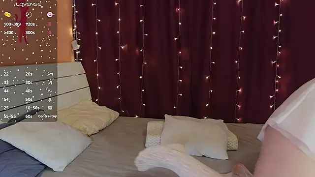 AnastasiiaFox online show from November 3, 2025, 8:40 am