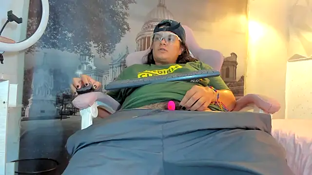 snowflake xxx online show from October 5, 2025, 2:19 pm