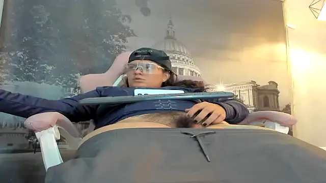 snowflake xxx online show from October 7, 2025, 2:34 am