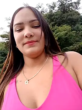 camiysebas21 online show from October 3, 2025, 9:27 pm