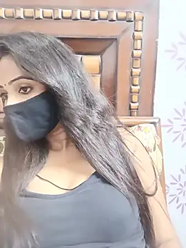 Snapshot of Yours-Bebo chatting on July 7, 2026, 6:47 am Yours-Bebo online show from July 7, 2026, 6:47 am