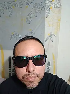 Snapshot of ElSunEagle chatting on July 11, 2026, 2:12 am ElSunEagle online show from July 11, 2026, 2:12 am
