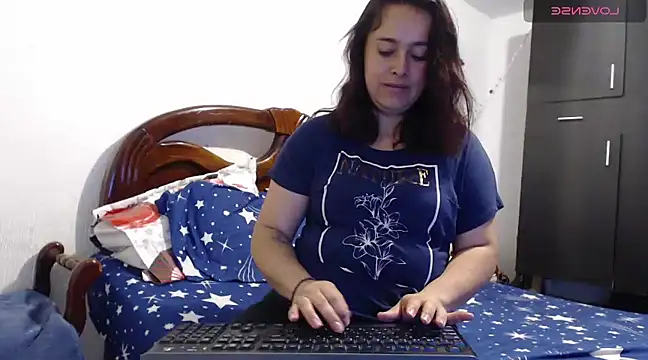 Snapshot of MagicStephany_ chatting on March 5, 2025, 12:33 pm MagicStephany online show from March 5, 2025, 12:33 pm