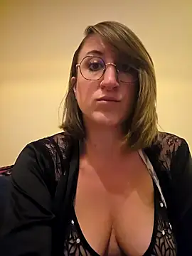 minierose online show from October 22, 2025, 2:33 am