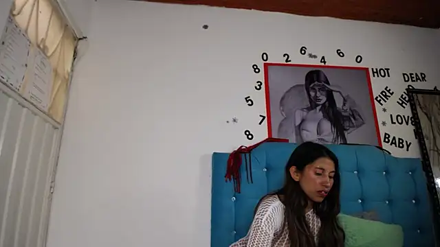 sweet skylove  online show from December 22, 2025, 4:40 pm