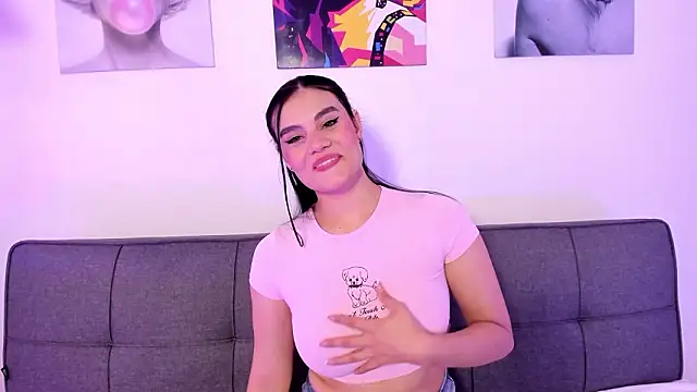 Maylin Garcia online show from March 24, 2026, 8:09 pm