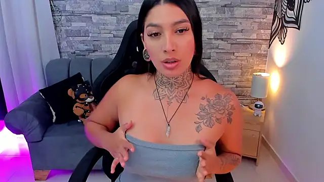 LouaneBourVip online show from September 25, 2025, 11:11 pm