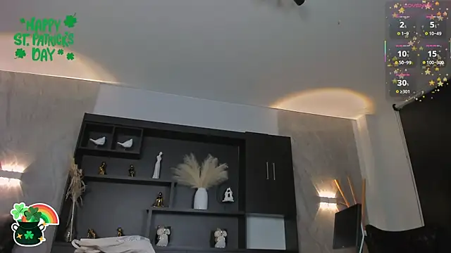 CorinneRusso online show from March 18, 2025, 10:39 am