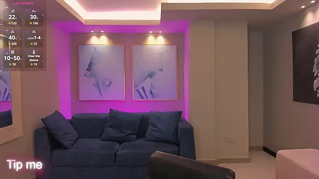 CorinneRusso online show from April 5, 2026, 12:23 pm