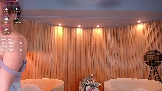 CorinneRusso online show from March 4, 2025, 9:51 am