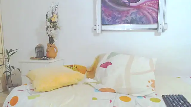 SoniaGresson online show from September 17, 2025, 11:40 pm