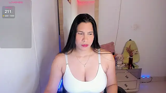 Snapshot of hellensexy chatting on February 13, 2026, 9:37 pm hellensexy online show from February 13, 2026, 9:37 pm