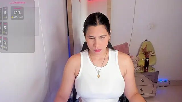 Snapshot of hellensexy chatting on January 31, 2026, 9:57 pm hellensexy online show from January 31, 2026, 9:57 pm