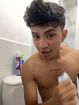 Leonarrrd 01 online show from March 8, 2025, 3:17 am