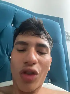 Leonarrrd 01 online show from March 16, 2025, 10:20 pm