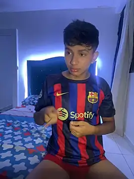 Leonarrrd 01 online show from March 7, 2025, 3:19 am