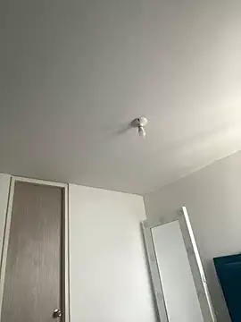 Leonarrrd 01 online show from March 9, 2025, 7:59 pm